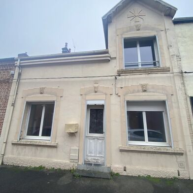 Maison  72800 €