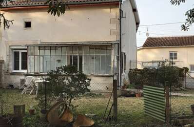 vente maison 91 000 € à proximité de Baignes-Sainte-Radegonde (16360)