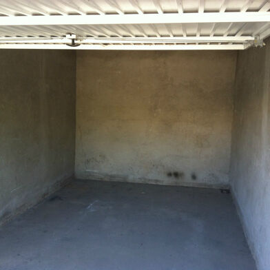 Garage  95 €