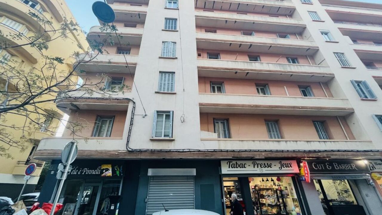 commerce 2 pièces 22 m2 à louer à Bastia (20200)
