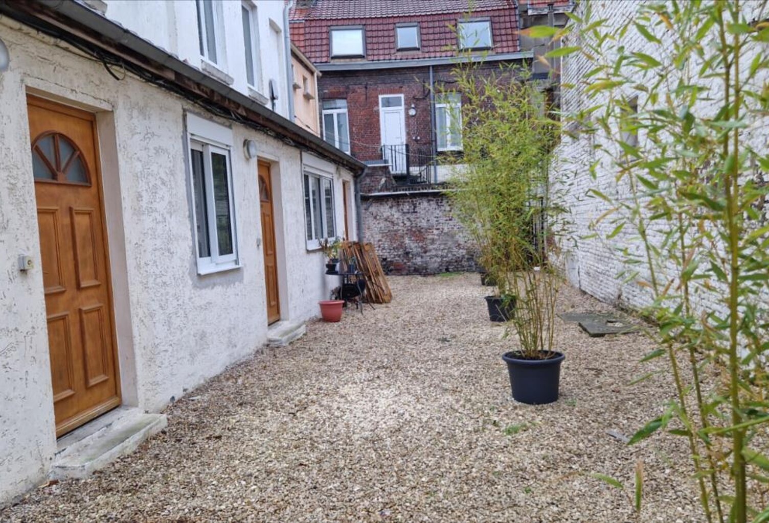 LILLE - SUR LA PLACE DU MARCHE DE WAZEMMES - MAISON DE 45 M2 A V — photo 1