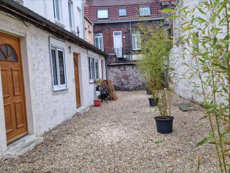 LILLE - SUR LA PLACE DU MARCHE DE WAZEMMES - MAISON DE 45 M2 A V — photo 1