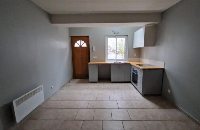 LILLE - SUR LA PLACE DU MARCHE DE WAZEMMES - MAISON DE 45 M2 A V — photo 2