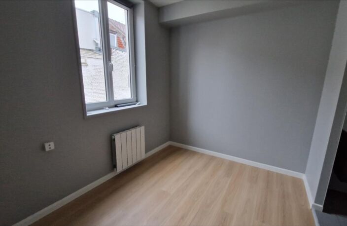 LILLE - SUR LA PLACE DU MARCHE DE WAZEMMES - MAISON DE 45 M2 A V — photo 5