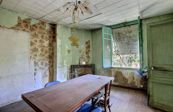 Maison à rénover, garage, 2 ateliers et terrain de plus de 1400 m² — photo 4