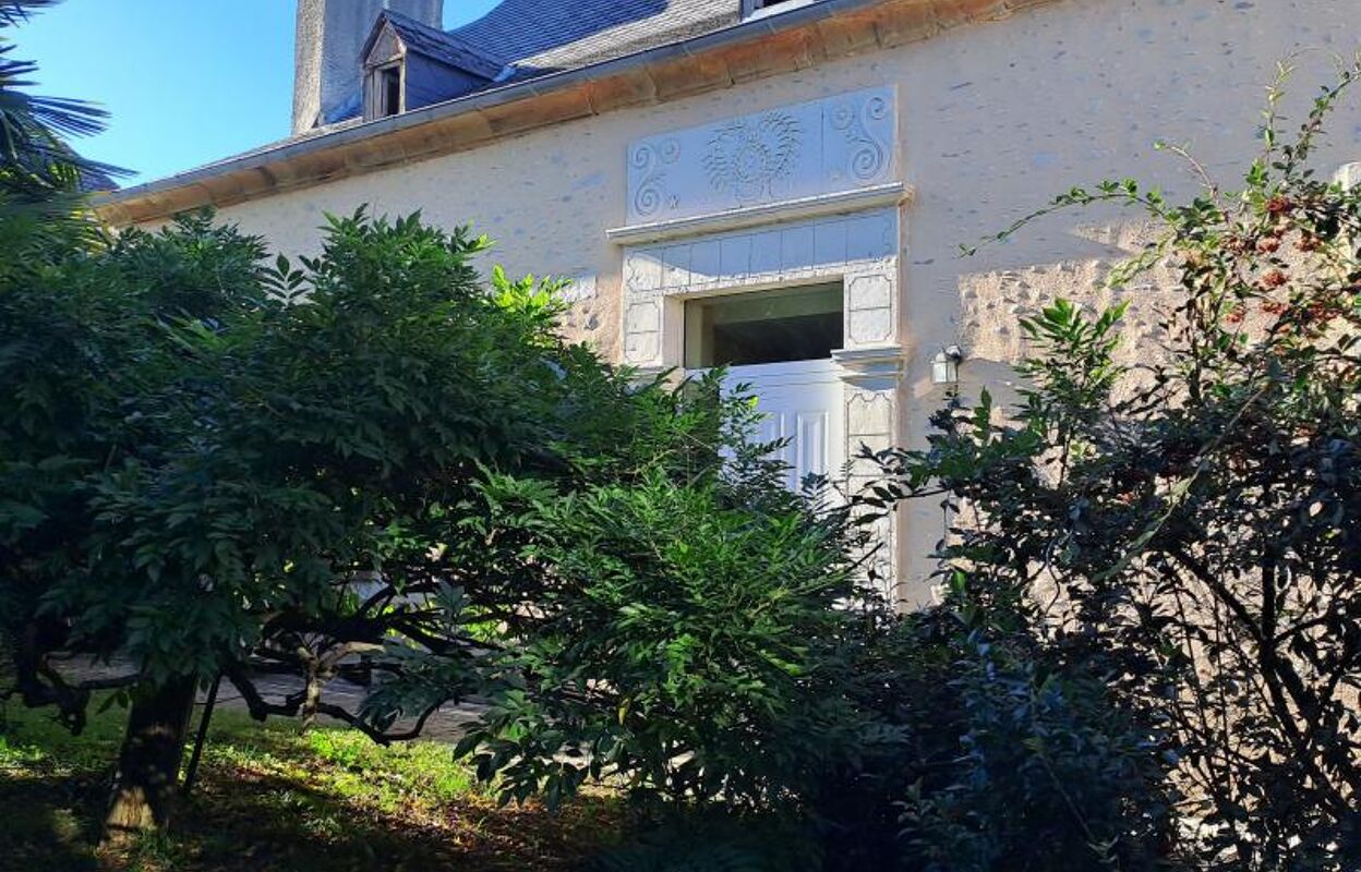 maison 5 pièces 300 m2 à vendre à Mirepeix (64800)