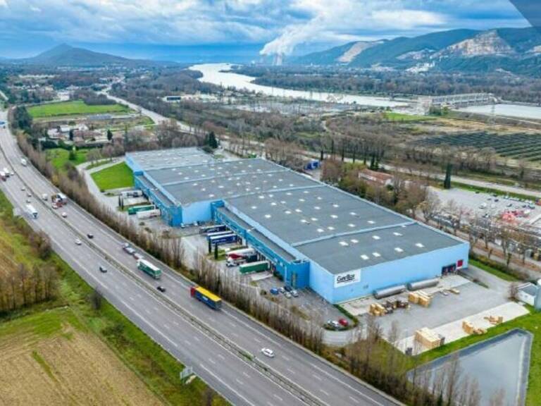 ENTREPOT LOGISTIQUE à LOUER — photo 1