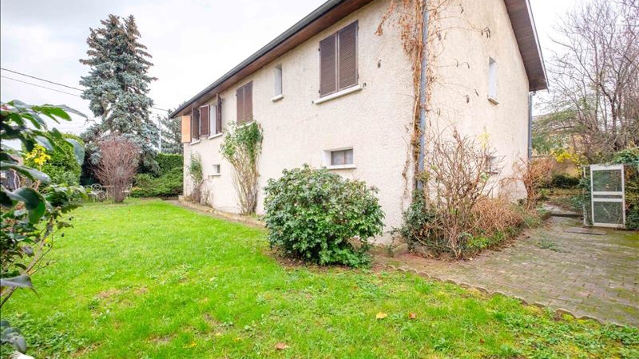 maison 6 pièces 110 m2 à vendre à Saint-Priest (69800)
