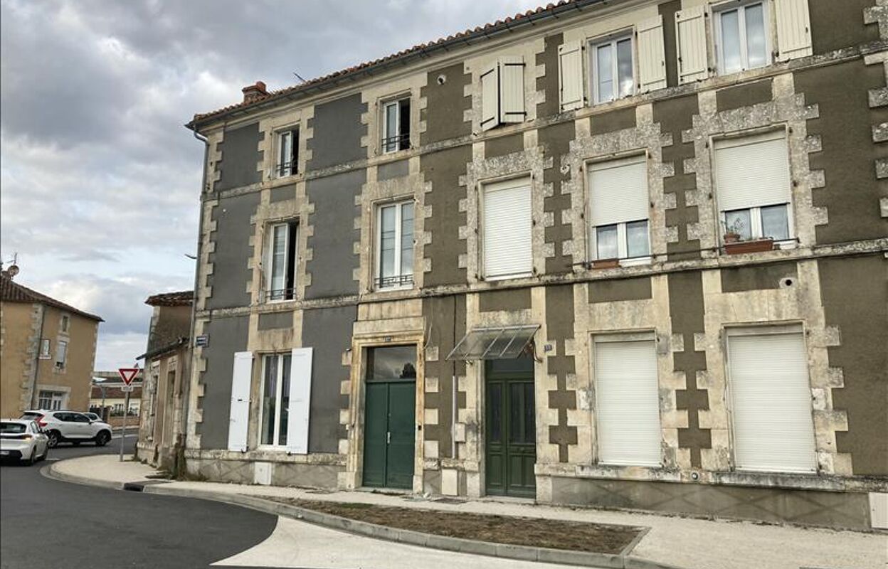 immeuble  pièces  m2 à vendre à La Rochefoucauld-en-Angoumois (16110)