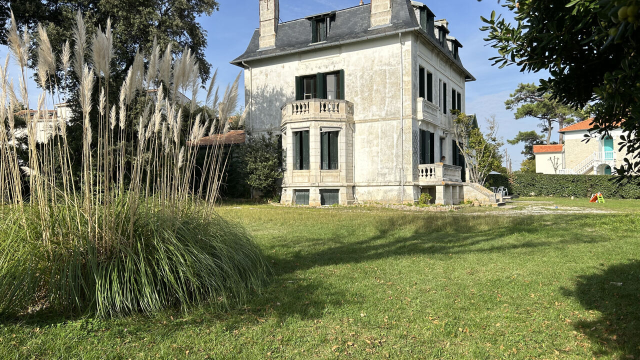 maison 12 pièces 310 m2 à vendre à Saint-Palais-sur-Mer (17420)