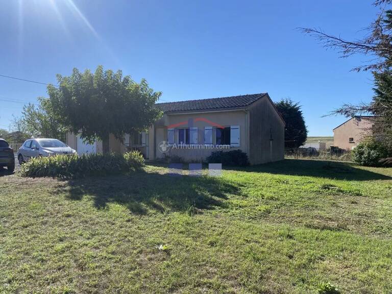 villa de plain pied avec jardin — photo 1