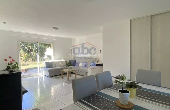 villa de plain pied avec jardin — photo 2