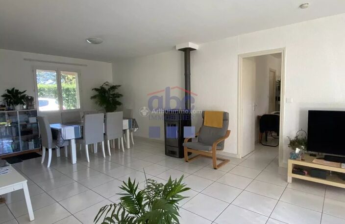 villa de plain pied avec jardin — photo 3