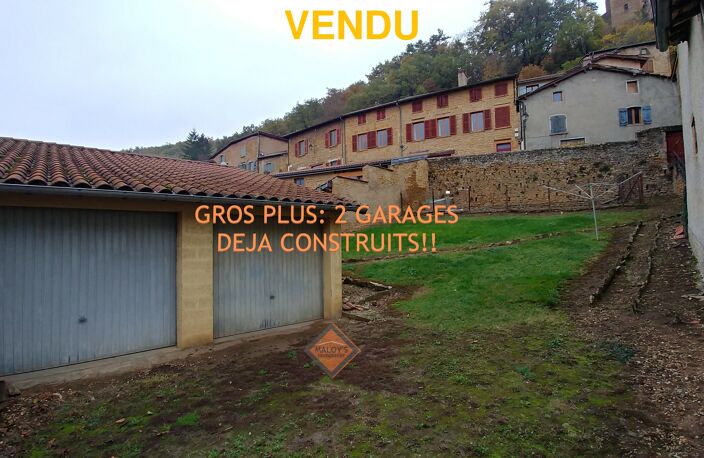 RARE! Terrain Plein Coeur de Village! — photo 2