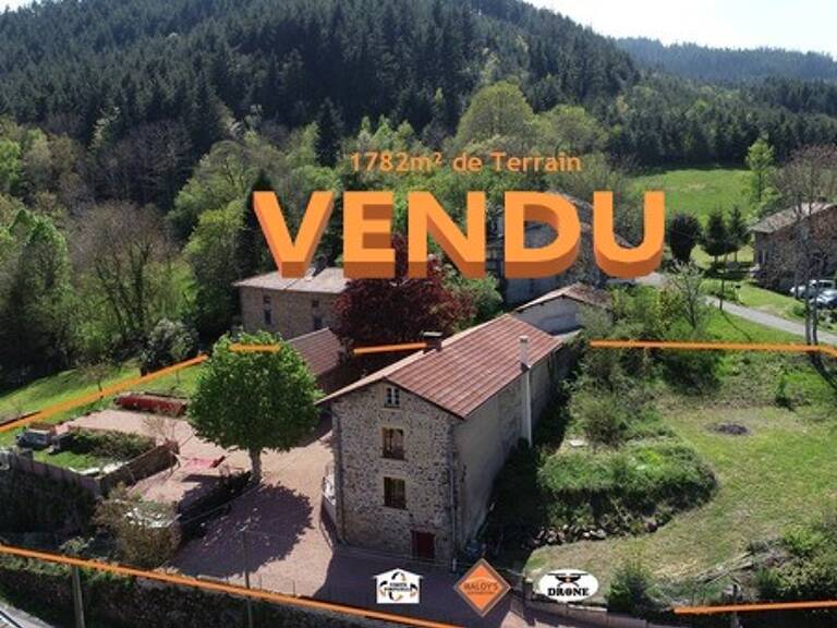 A SAISIR! Bâtisse en Pierres Dorées 135m² sur 1782m² de Terrain! — photo 1