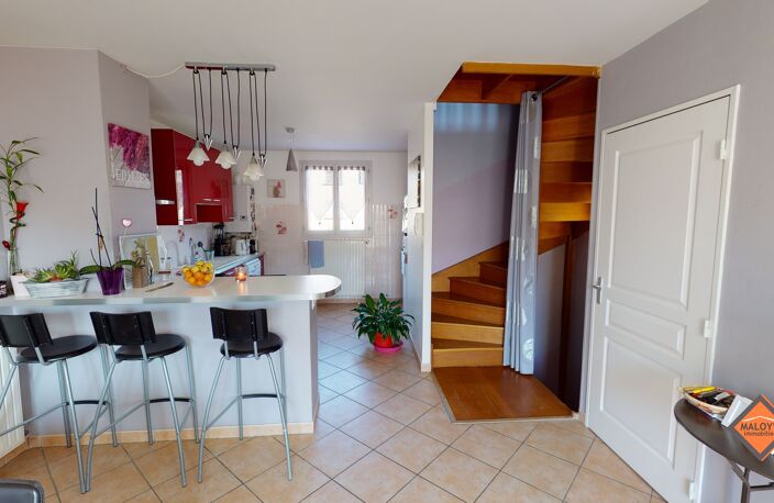RARE ! A SAISIR ! Plein centre, Maison de 90 m² avec jardin et garage  — photo 2