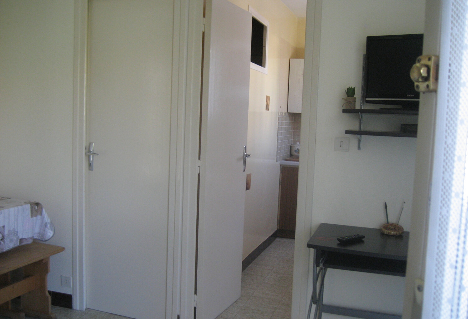 ROYAN LOCATION SAISONNIERE PETIT APPART T1 + LOGGIA-VERANDA, — photo 1