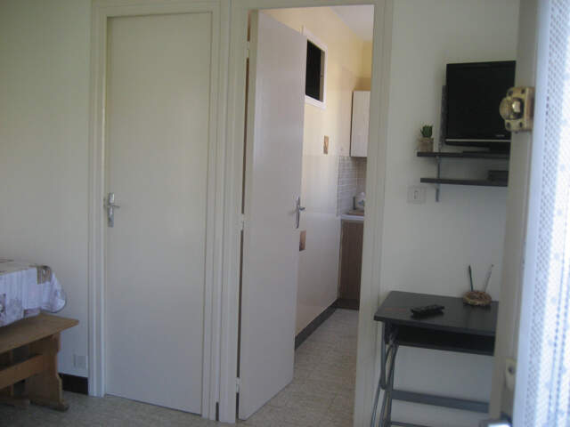 ROYAN LOCATION SAISONNIERE PETIT APPART T1 + LOGGIA-VERANDA, — photo du bien