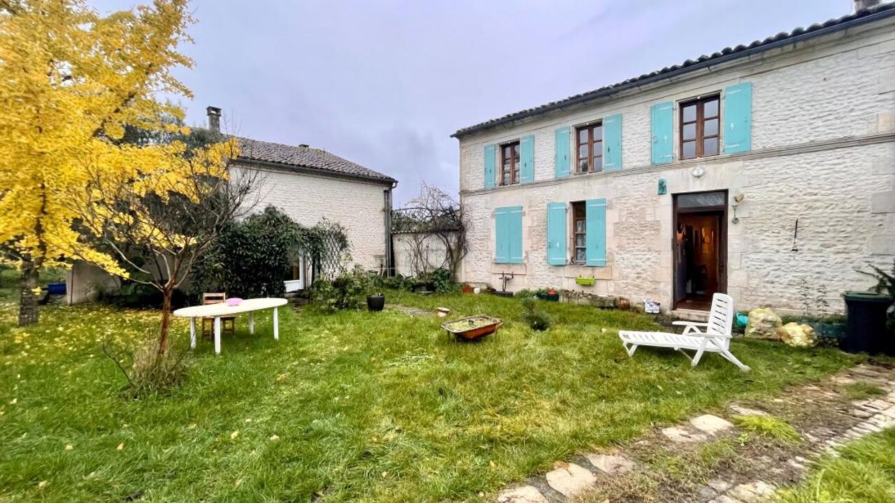 maison 5 pièces 199 m2 à vendre à Montils (17800)