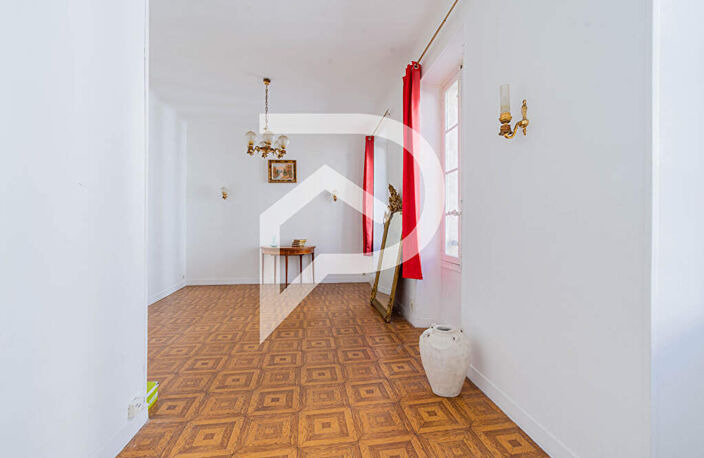 SAINT LAMBERT MARSEILLE 13007 - T2/T3 - 45 m2 + CAVE — photo 4