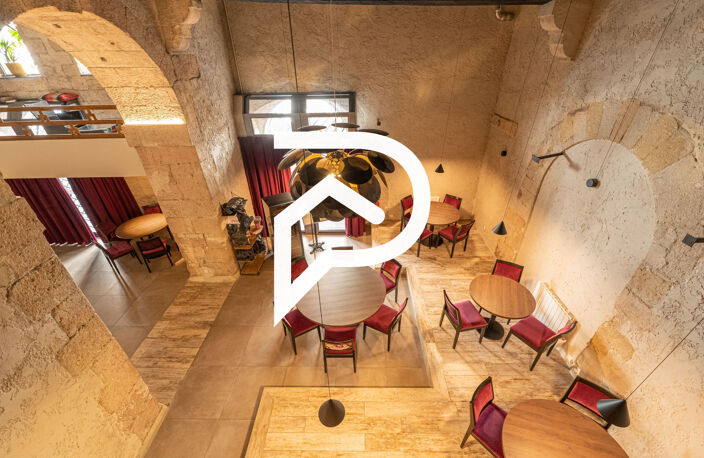 EN EXCLUSIVITE: MURS ET FDC RESTAURANT PLACE AUX HUILES 13001 MARSEILLE — photo 5