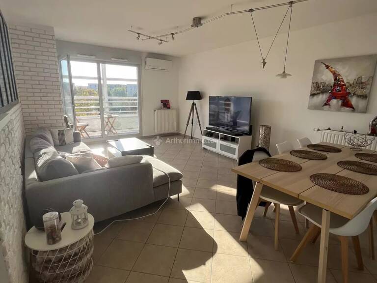 Appartement  MEUBLE- T4 - 102,7 m² - Vaulx en Velin - Villeurbanne — photo 1