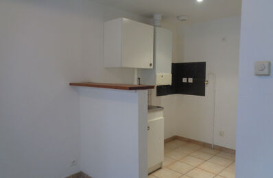 location appartement 470 € CC /mois à proximité de Saint-Geniès-de-Comolas (30150)