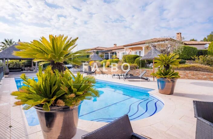 Vue mer villa de plein pieds parc paysager hauteurs de La Ciotat — photo 2
