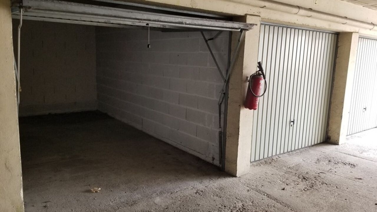 garage  pièces 12 m2 à louer à Dreux (28100)
