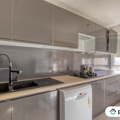 Appartement 4 pièces 76990 €