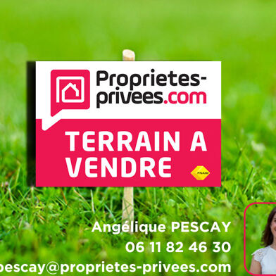 Terrain 714 m²