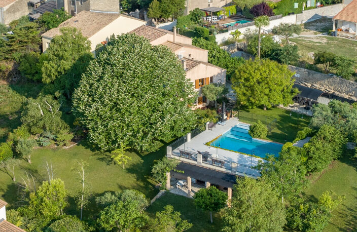 Grande propriété familiale avec piscine, dépendances et jard — photo 2