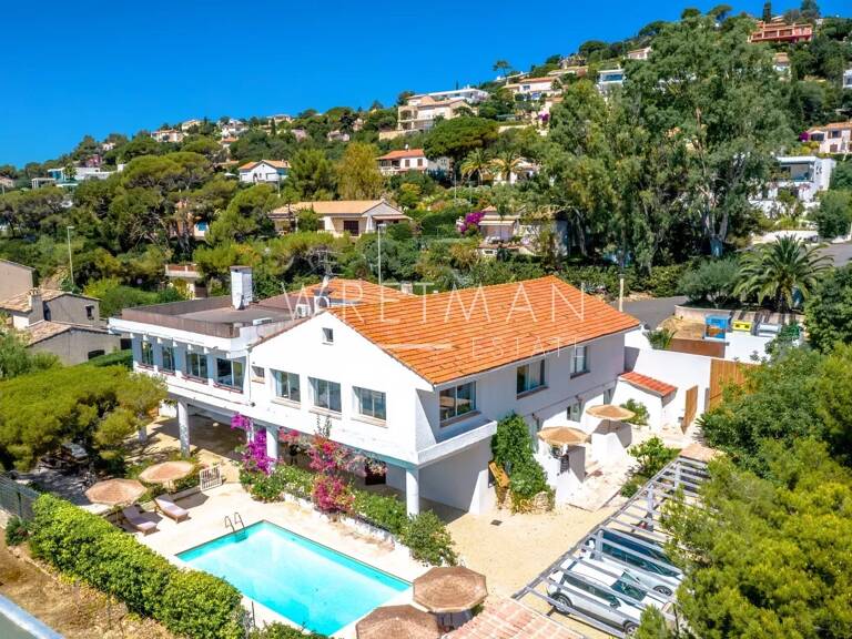 Villa impressionnante avec vue mer et un grand potentiel - Les I — photo 1