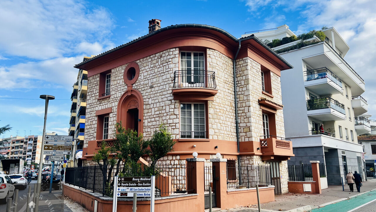 maison 8 pièces 205 m2 à vendre à Cagnes-sur-Mer (06800)