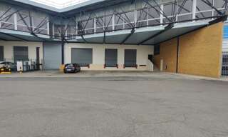 Local industriel  1410 m² à louer à Morangis (91420)