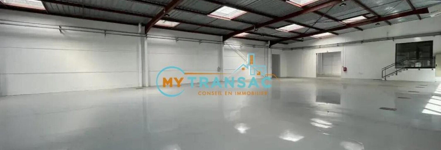 Local industriel  5707 m² à louer à Lisses (91090)