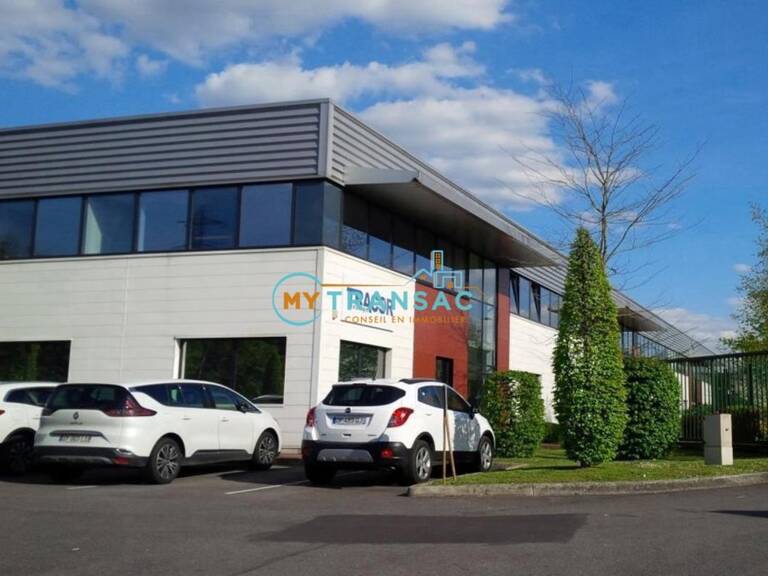 A LOUER 717m² d'Activité et de Bureaux à Lisses — photo 1