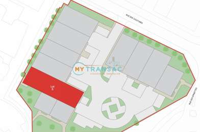 Local industriel  4858 €