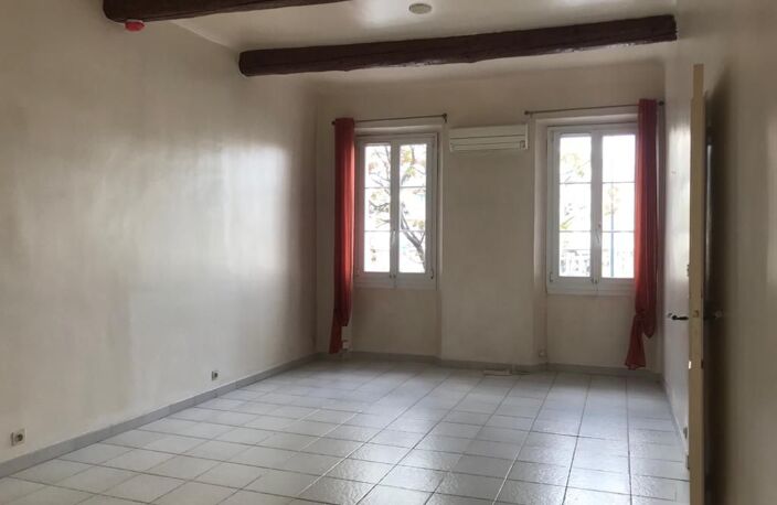 LA SEYNE SUR MER 83500 APPARTEMENT TYPE 3 VUE EXCEPTIONNELLE SUR LE PORT ET LA RADE — photo 3