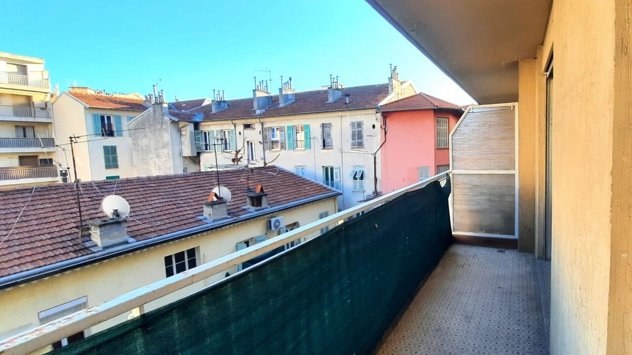 appartement  pièces 26 m2 à Nice (06300)