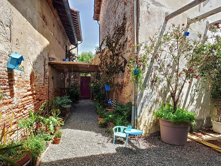 EXCLUSIVITÉ - MAISON DE VILLAGE AVEC PATIO — photo 1