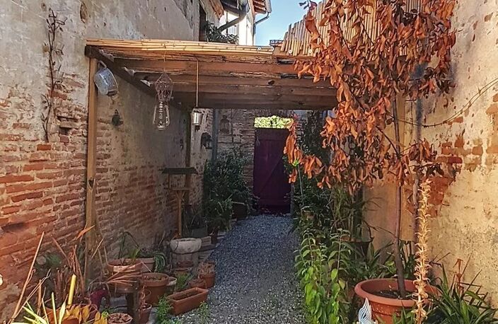 EXCLUSIVITÉ - MAISON DE VILLAGE AVEC PATIO — photo 4