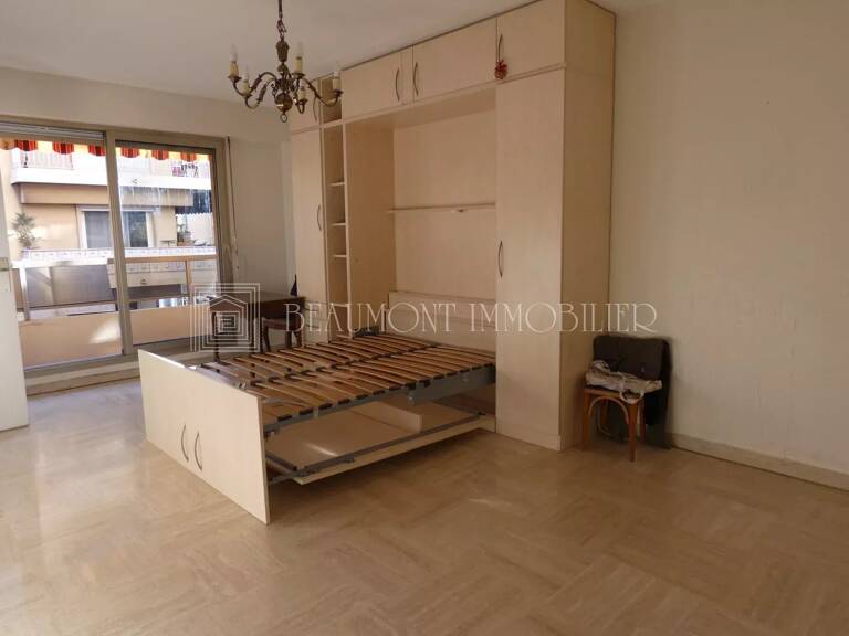 NICE  REPUBLIQUE - GRAND STUDIO DE 30,05M2 + TERRASSE + GARAGE FERME + CAVE — photo 1