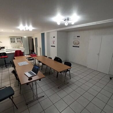 Bureau 105 m²