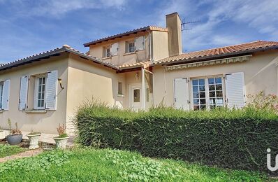 vente maison 205 000 € à proximité de Saint-Martin-la-Pallu (86380)