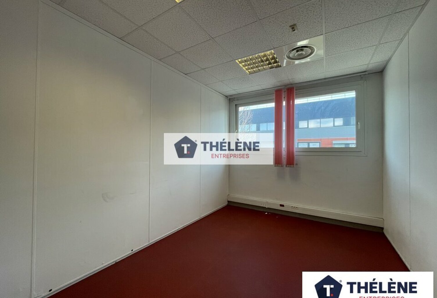 BUREAUX à LOUER — photo 1