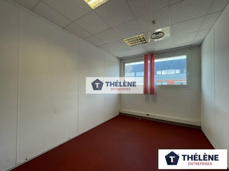 BUREAUX à LOUER — photo 1