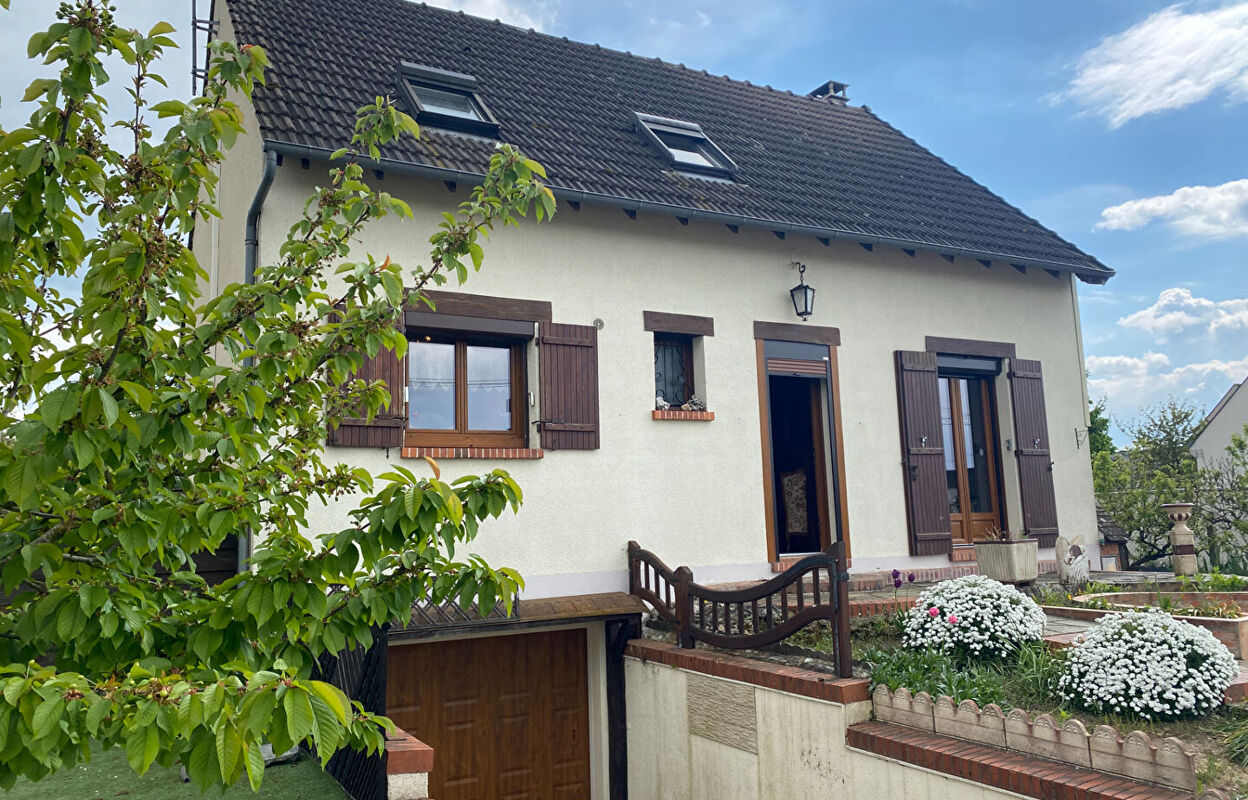 maison 6 pièces 118 m2 à vendre à Saint-Hilaire-Saint-Mesmin (45160)