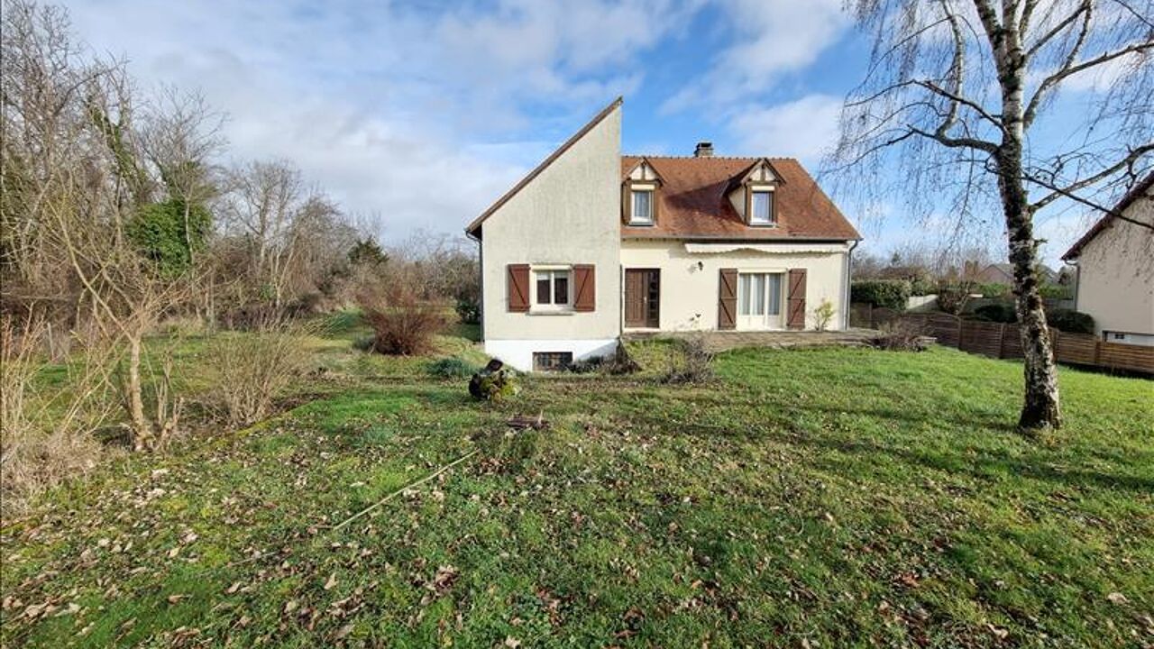 maison 7 pièces 152 m2 à vendre à Mehun-sur-Yèvre (18500)
