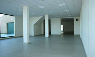 Commerce  300 m² à vendre à Avrillé (85440)